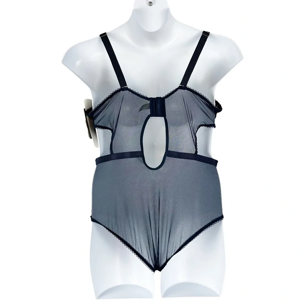 Daisy Fuentes flirty mesh